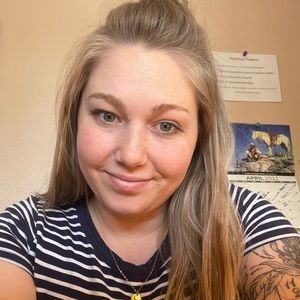 Meet your Posher, Julia